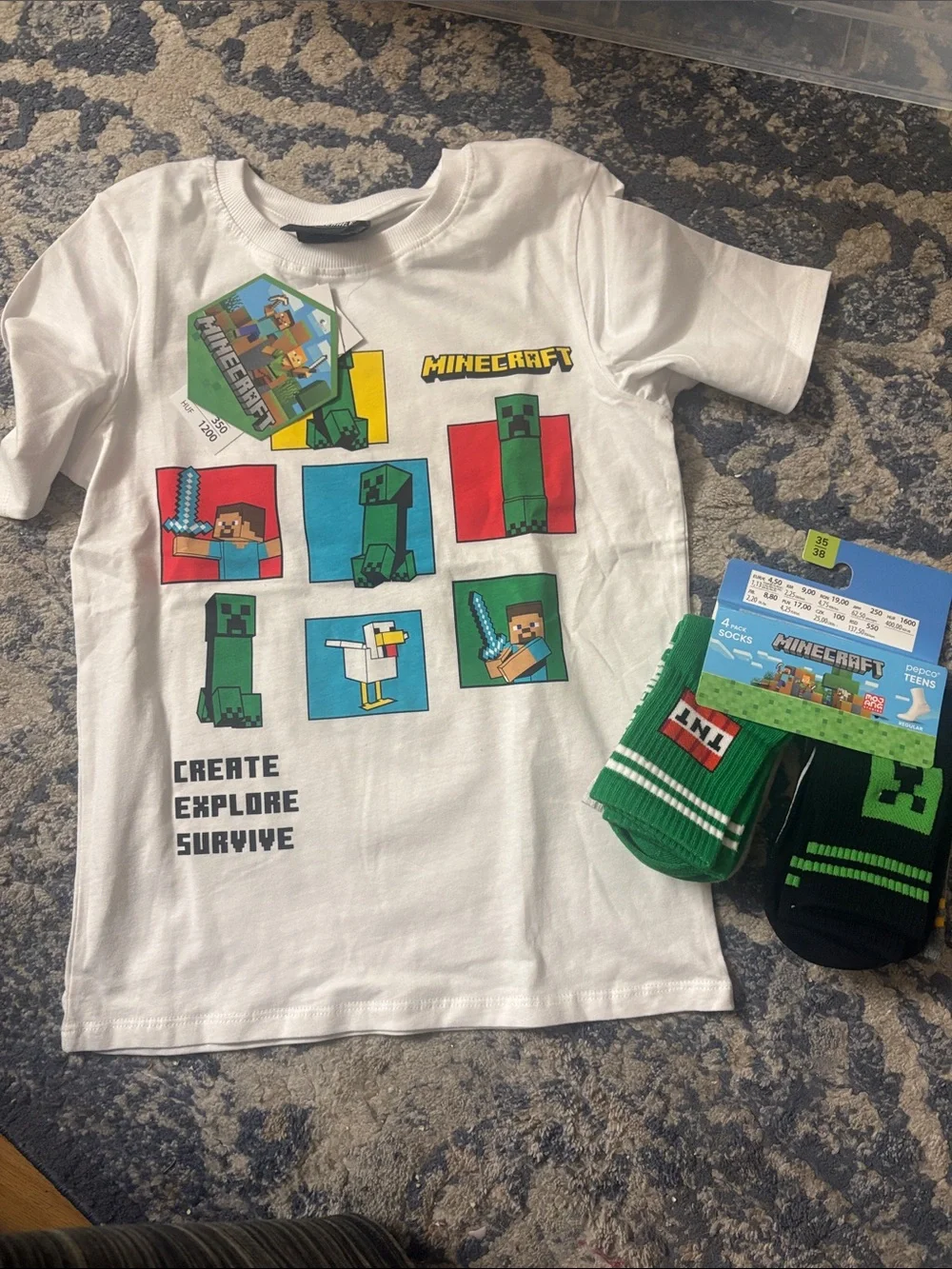 New Minecraft Boys T-Shirt & 4-Pack Socks Set Size 8–9